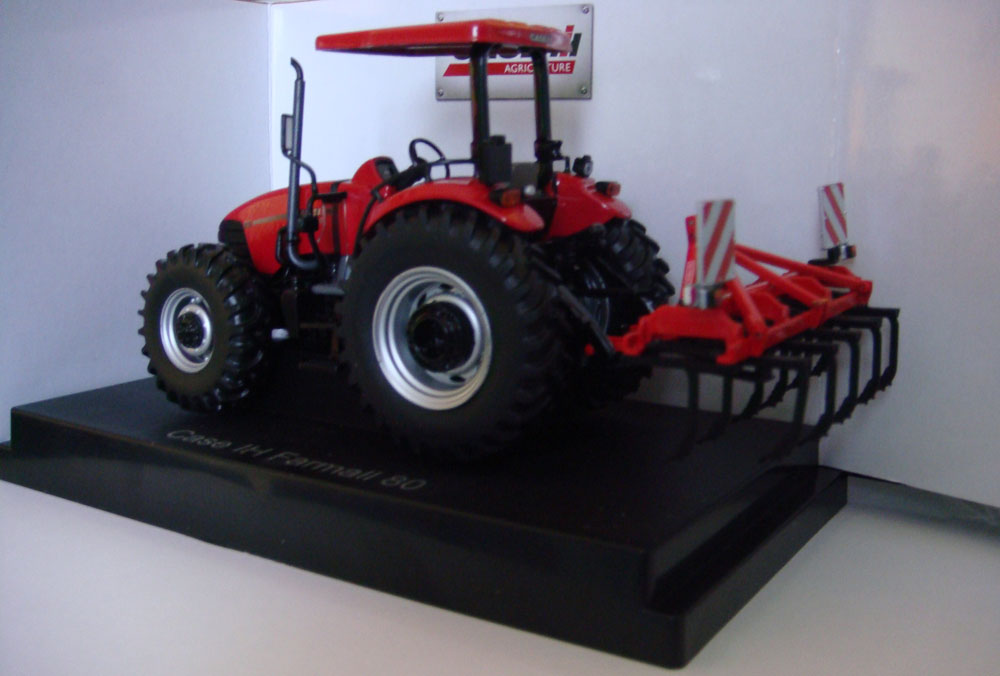 DieCast, Case Pack Farmall 80 + Quivogne Tiller